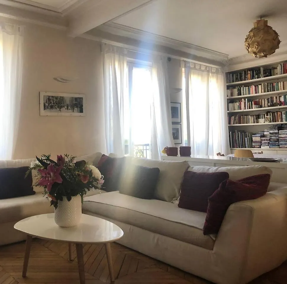 Cosy Apartment In Paris Center